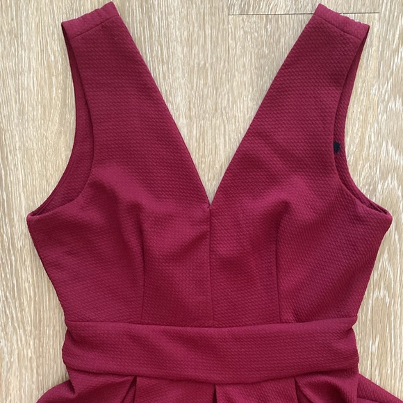 MOVING SALE - V-Neck Skater Dress 💄 - Picture 2 of 8